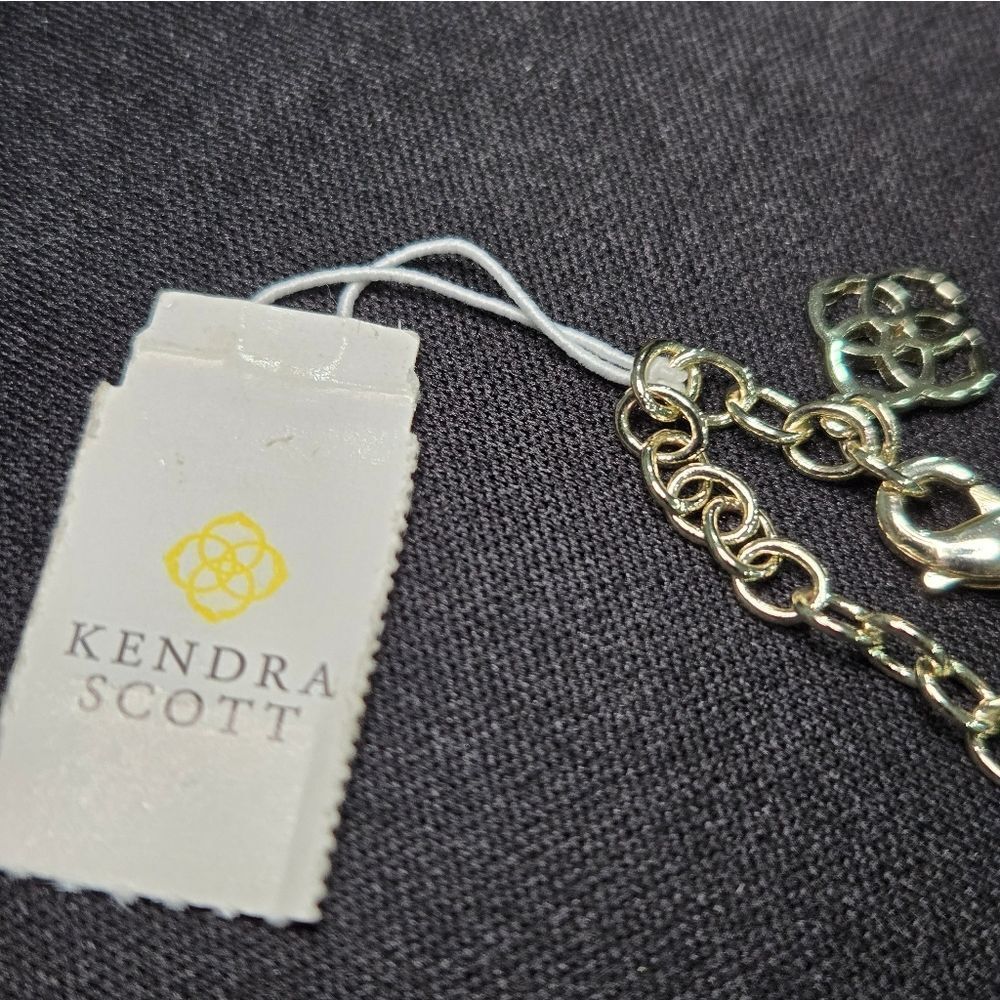 🐢 Kendra Scott Mabel necklace in gold with an Iridescent abalone shell pendant - Picture 4 of 9